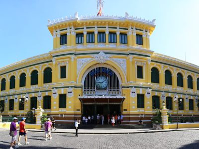Central-Post-Office-Saigon-center